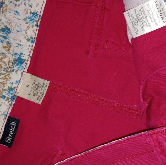 5 for $10 Arizona Dark Pink Cuffed Hem Shorts size 9 - Picture 8 of 8